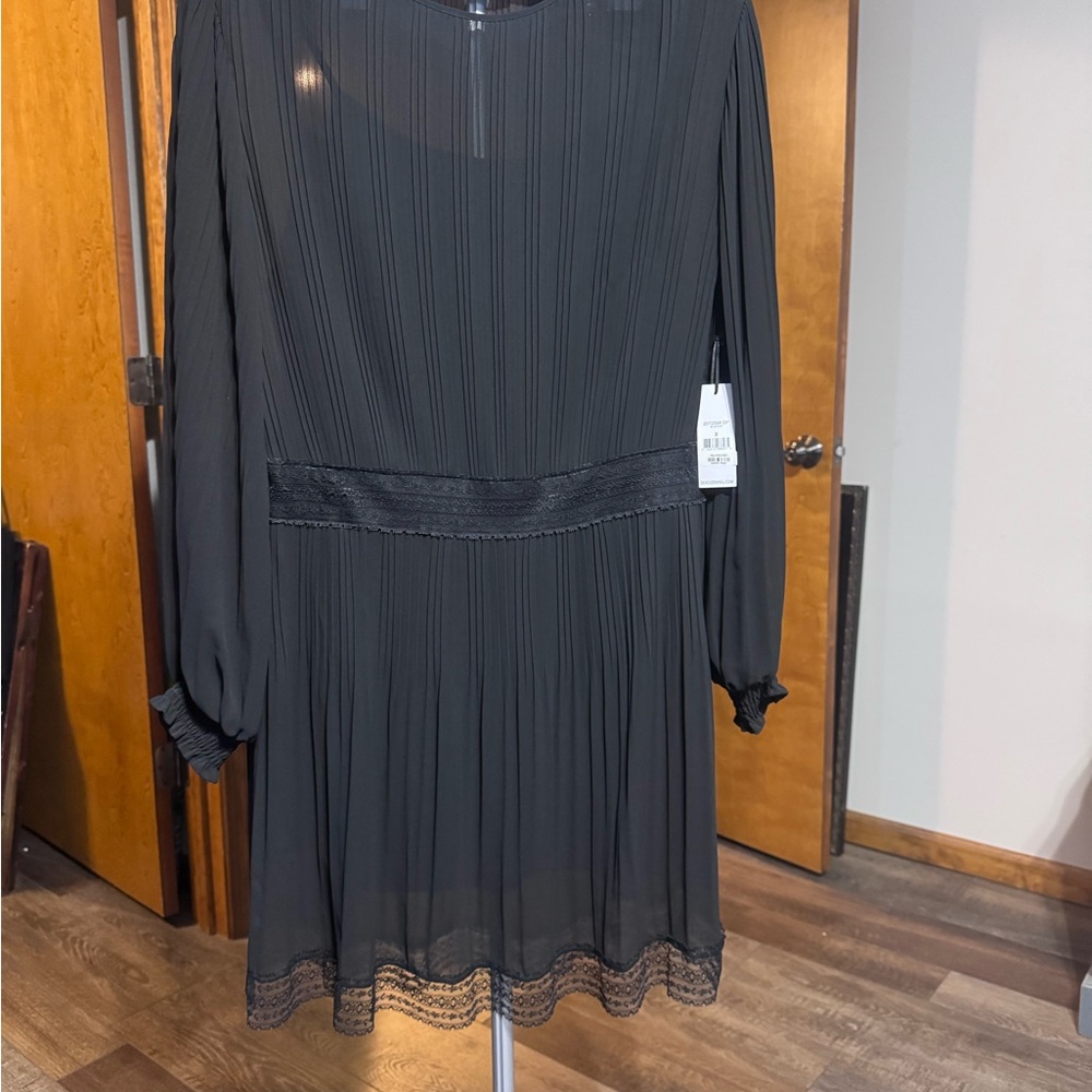Dex Elegant Black Pleated Long Sleeve Dress
